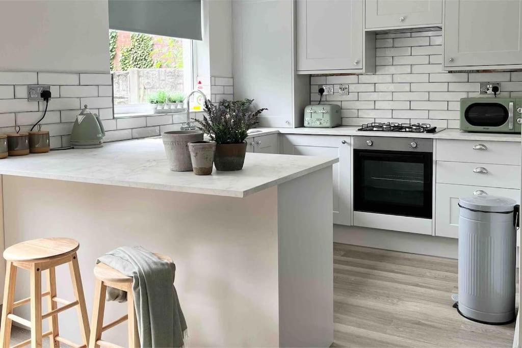 The Cottage, A Perfect Getaway! 사우스포트 외부 사진