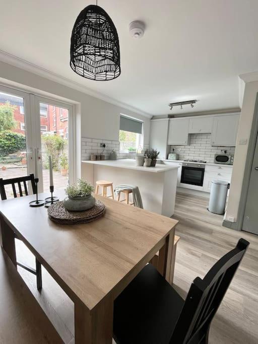 The Cottage, A Perfect Getaway! 사우스포트 외부 사진