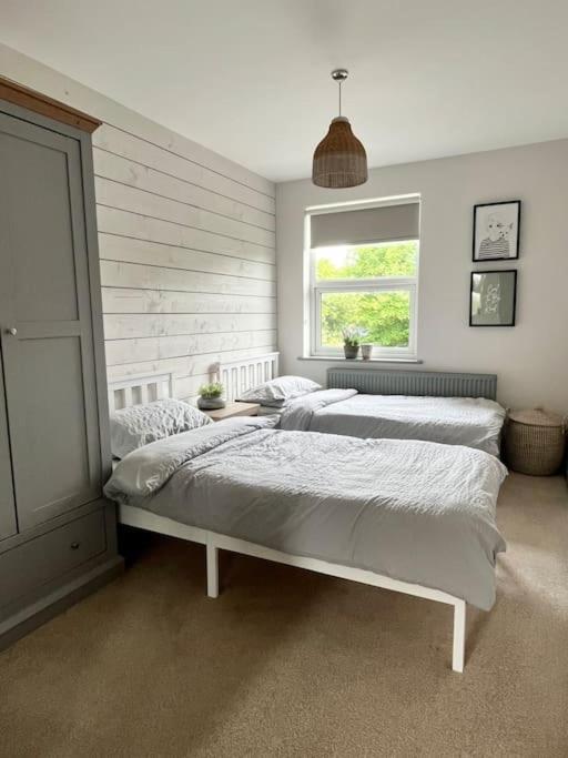 The Cottage, A Perfect Getaway! 사우스포트 외부 사진